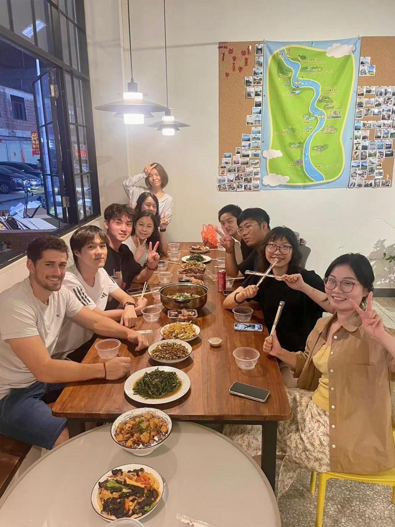 יאנג שואו Pomelo Hostel Xingping מראה חיצוני תמונה
